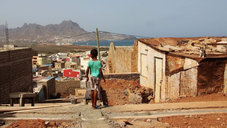 Reabilitação de Habitações em Bairros Informais do Município de S. Vicente, Cabo Verde